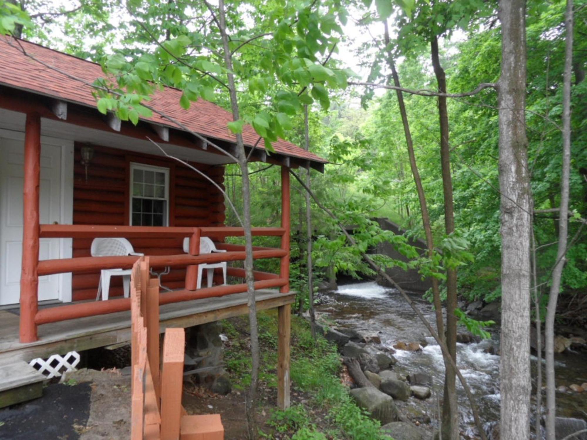 Seven Dwarfs Cabin - On The Brook Cabins Lake George Ruang foto