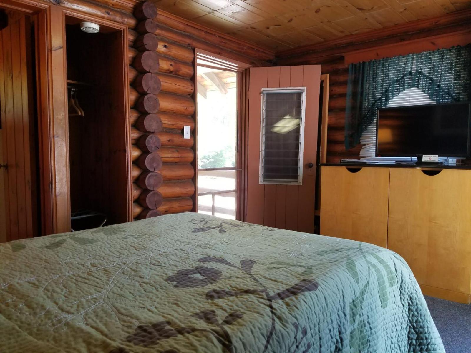 Seven Dwarfs Cabin - On The Brook Cabins Lake George Bagian luar foto