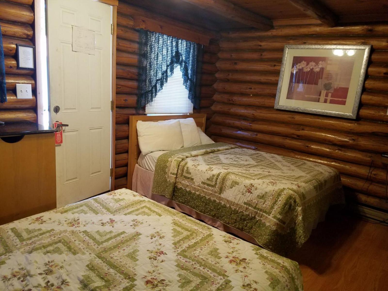 Seven Dwarfs Cabin - On The Brook Cabins Lake George Bagian luar foto